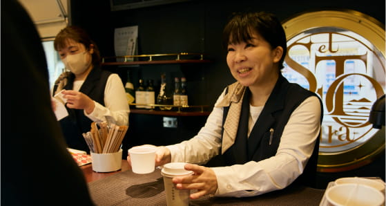 「アテンダント」の声を聞く。旅人と、心温まるひとときを。