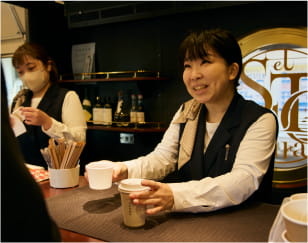 「アテンダント」の声を聞く。旅人と、心温まるひとときを。