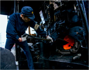 「機関士・機関助士」の思いを知る。SLやまぐち号、その現場から。